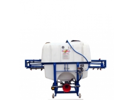 Masina de erbicidat 800 L