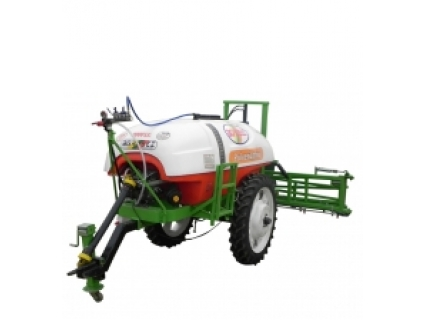 Masina de erbicidat tractata 2000L